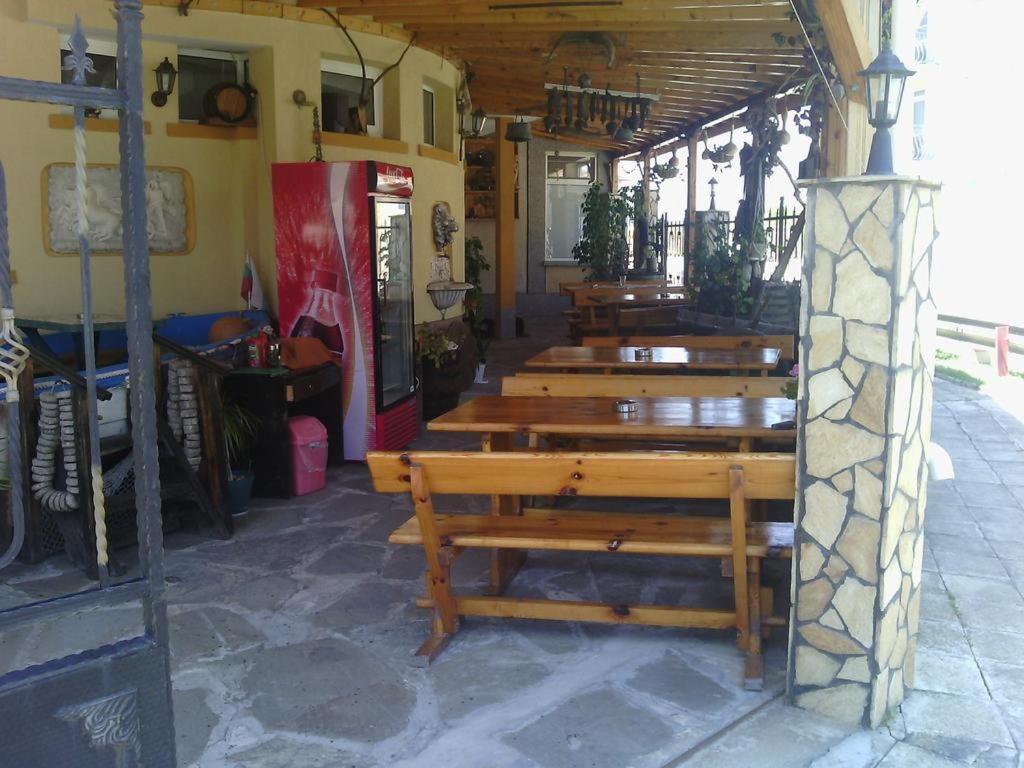 Семеен Хотел Бостън Ravda Exterior photo